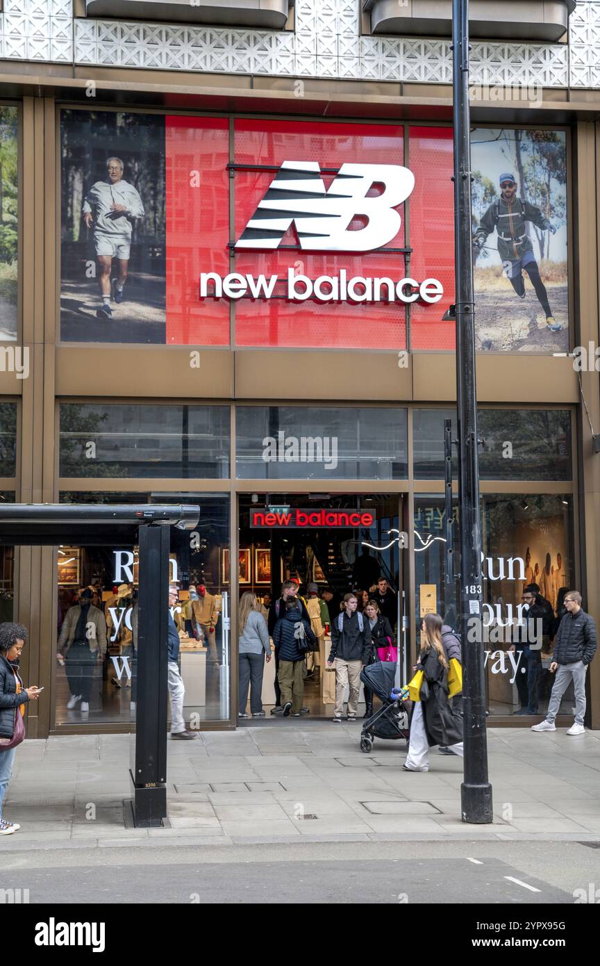 New balance sports store hi res stock photography and images Alamy