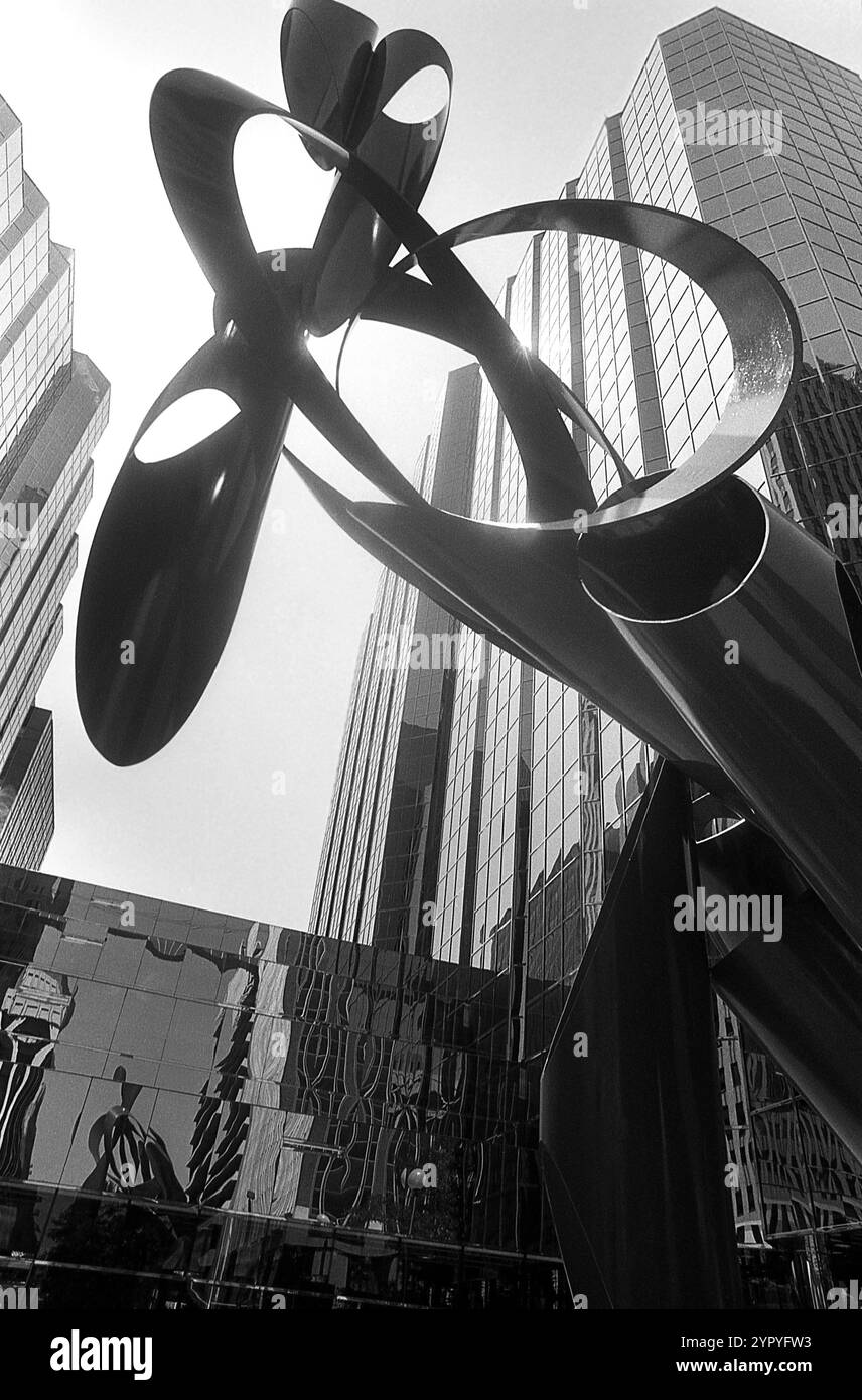 Abstract art artwork sculpture Black and White Stock Photos & Images ...
