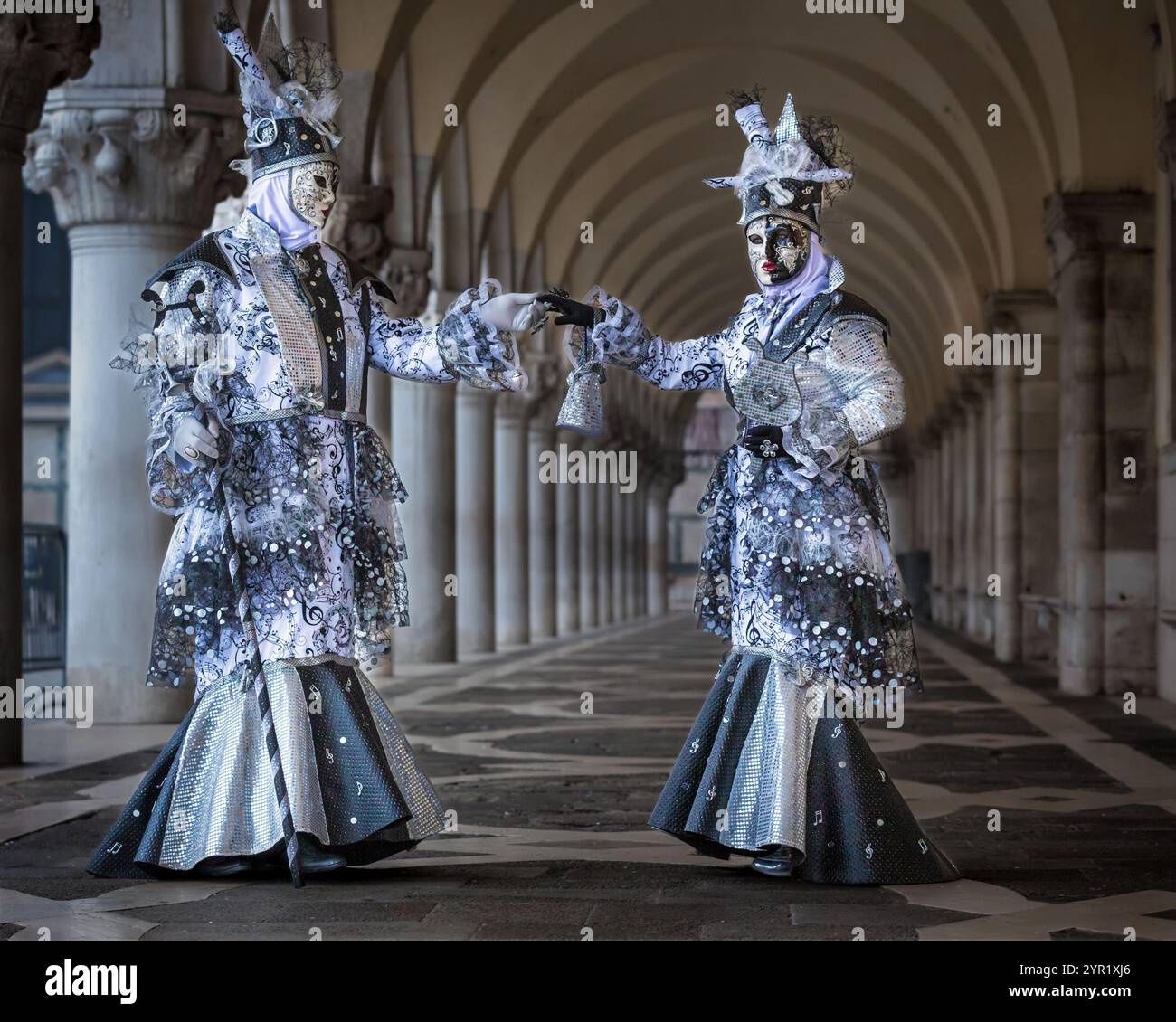 People in carneval costumes hi-res stock photography and images - Alamy