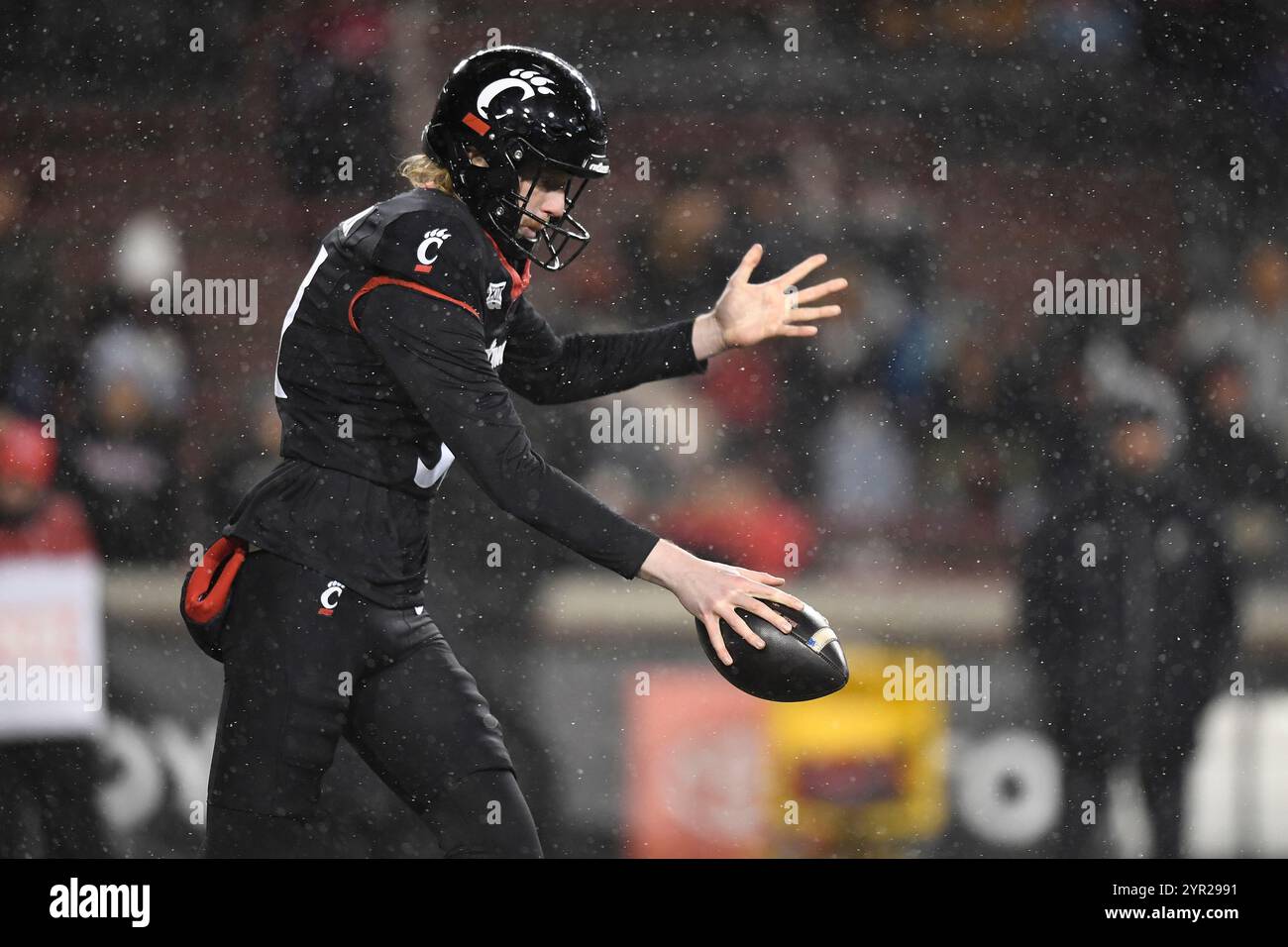 CINCINNATI OH NOVEMBER 30 Cincinnati Bearcats Punter Max Fletcher 