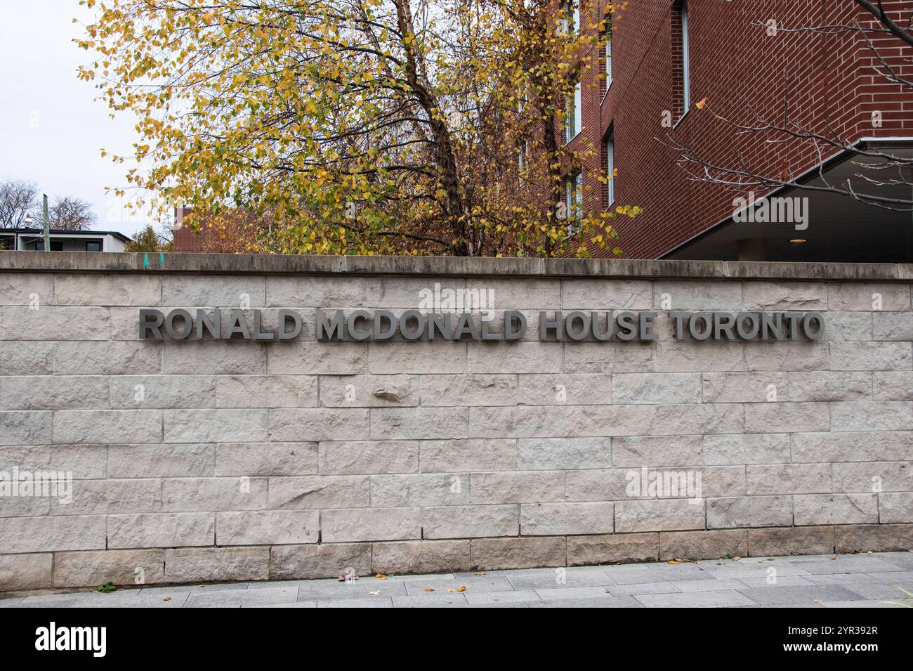 Ronald Mcdonald's House Charities ライトサイン Ronald mcdonald house sign hi-res stock photography and images - Alamy