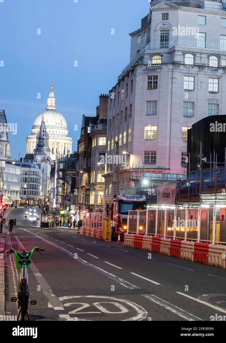 Empty tourist sights in london hi-res stock photography and images - Alamy