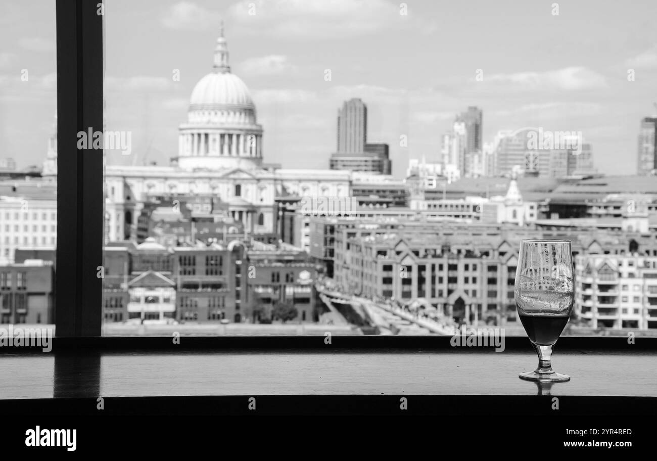 Café table river view Black and White Stock Photos & Images - Alamy