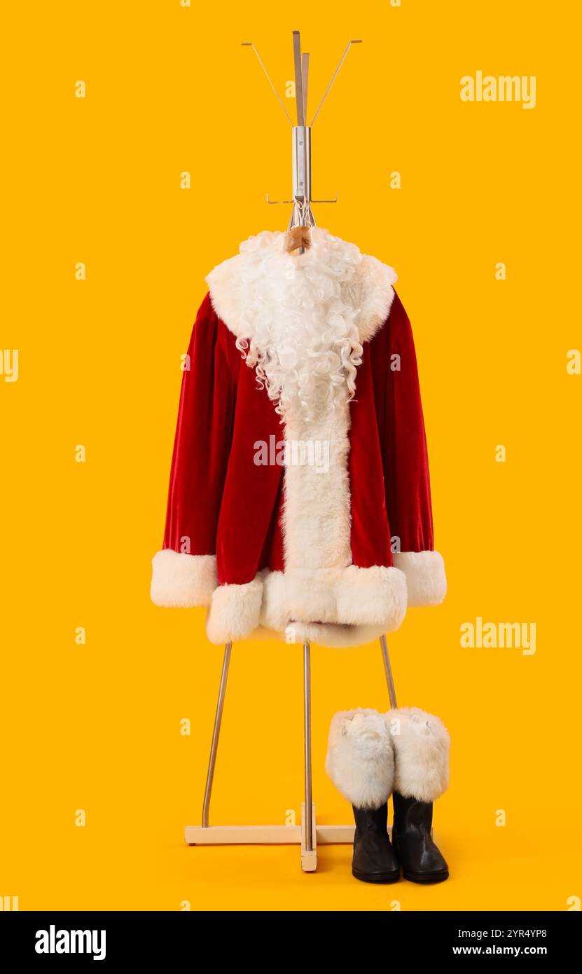 Costume rack hi-res stock photography and images - Alamy