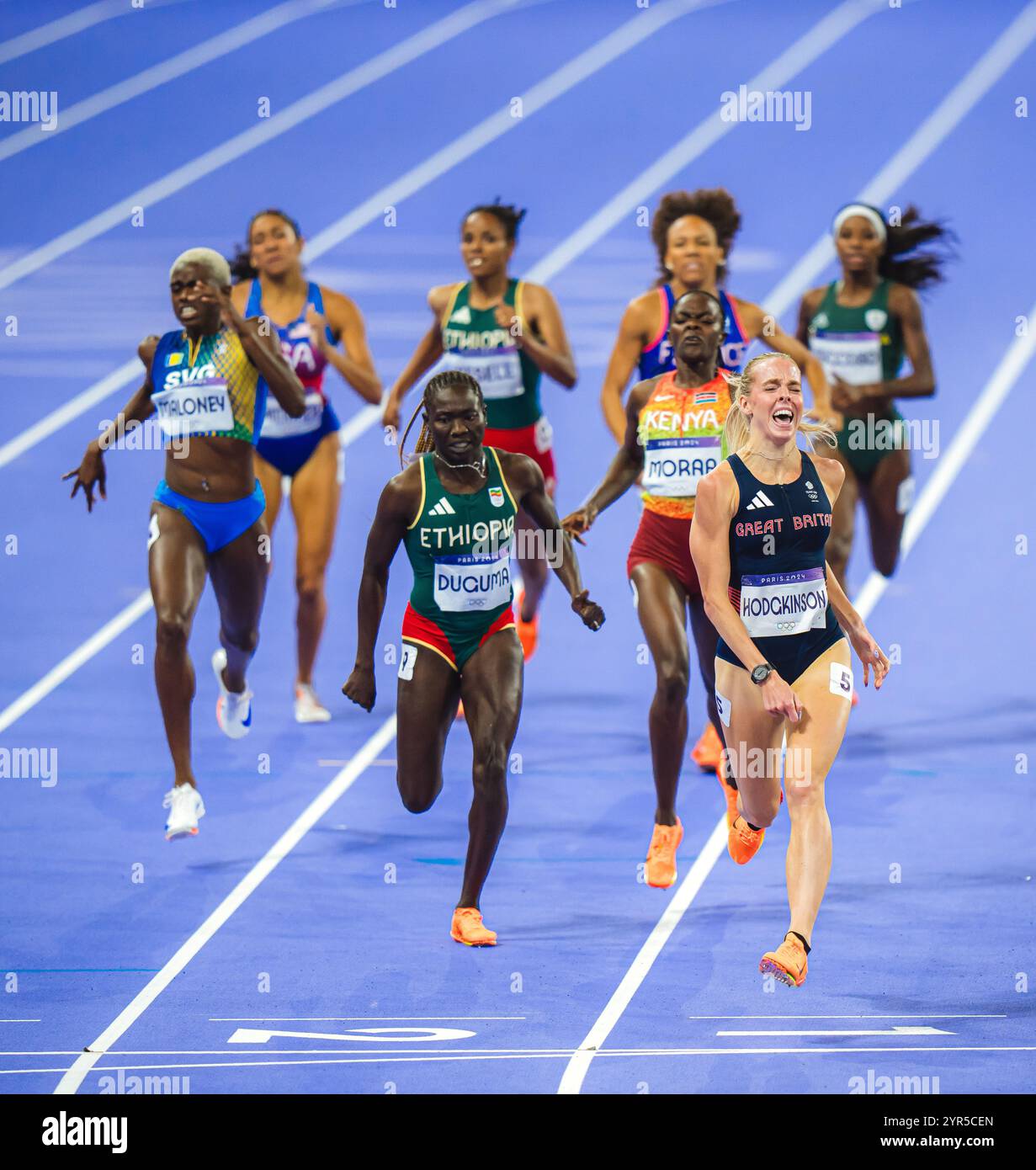 keely-hodgkinson-winning-in-the-800-meters-at-the-paris-2024-olympic