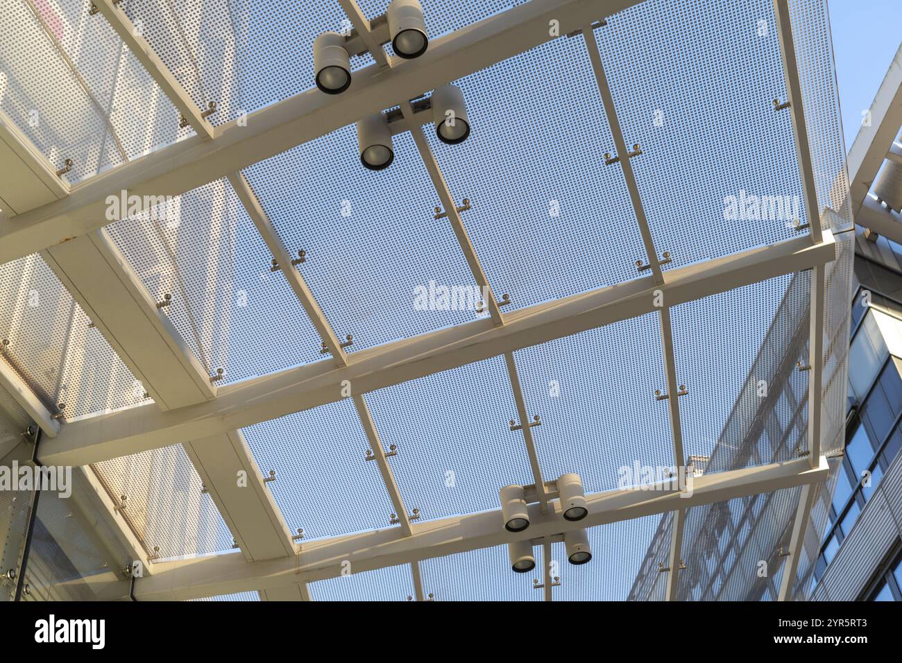 Oof construction from below of a modern commercial building Stock Photo ...
