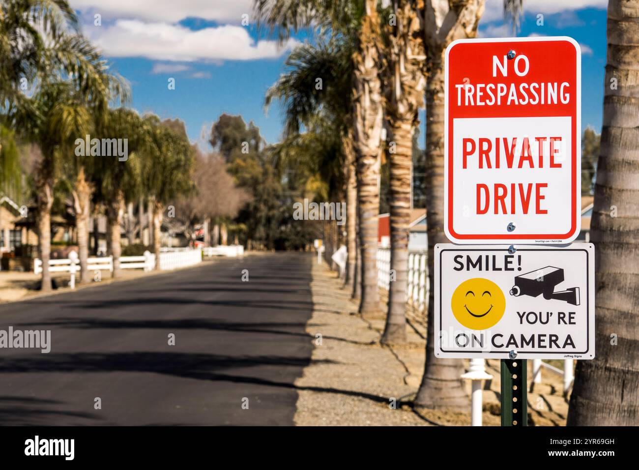 Aluminum No Parking Sign With Stake 2-Pack Private Property No Parking Sign With 36" Stake - Reflective Aluminum, 14x10 Inch, Tow Warning Outdoor No Parking Sign For Driveway