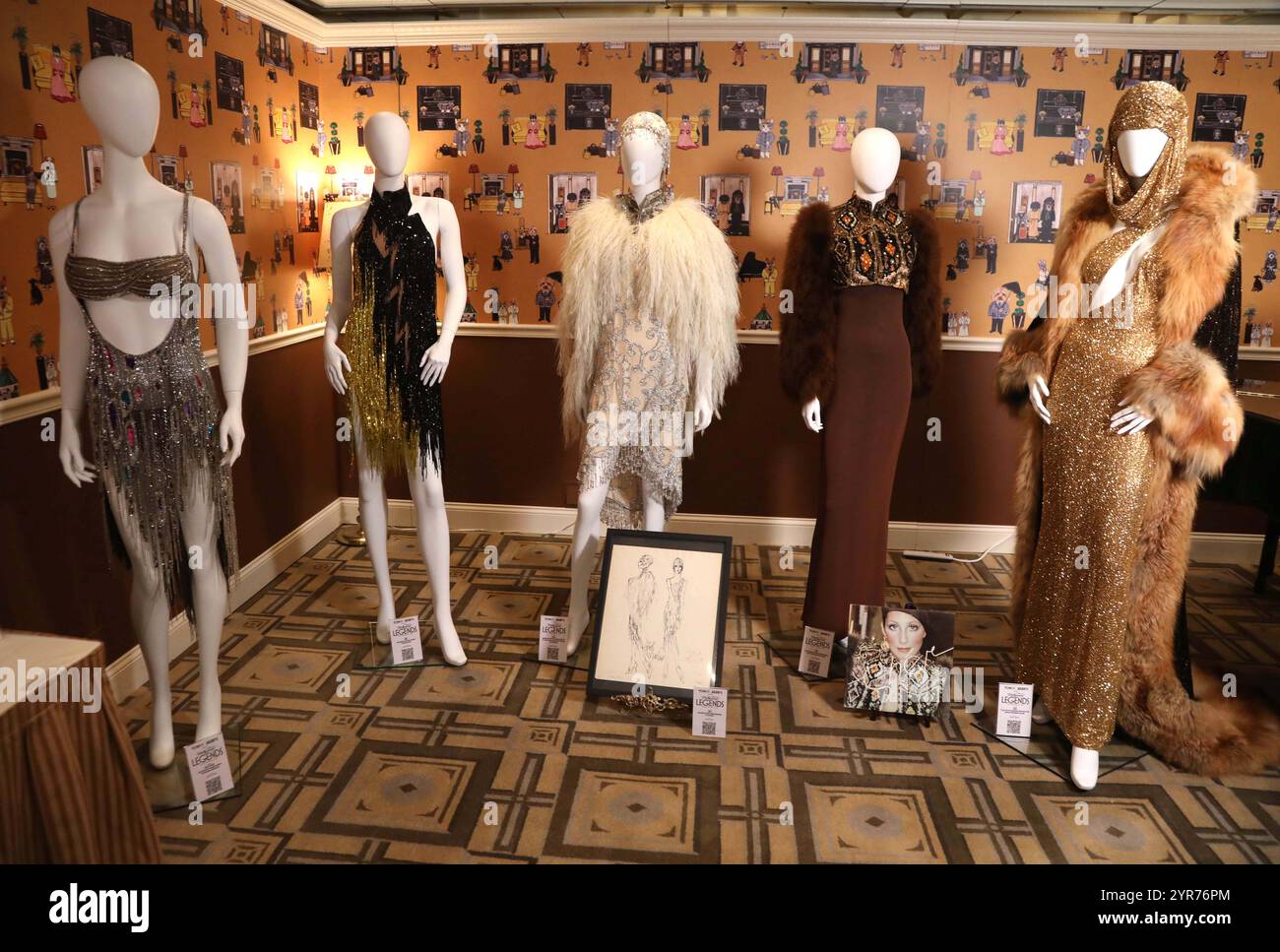 Sonny and cher show hi-res stock photography and images - Alamy