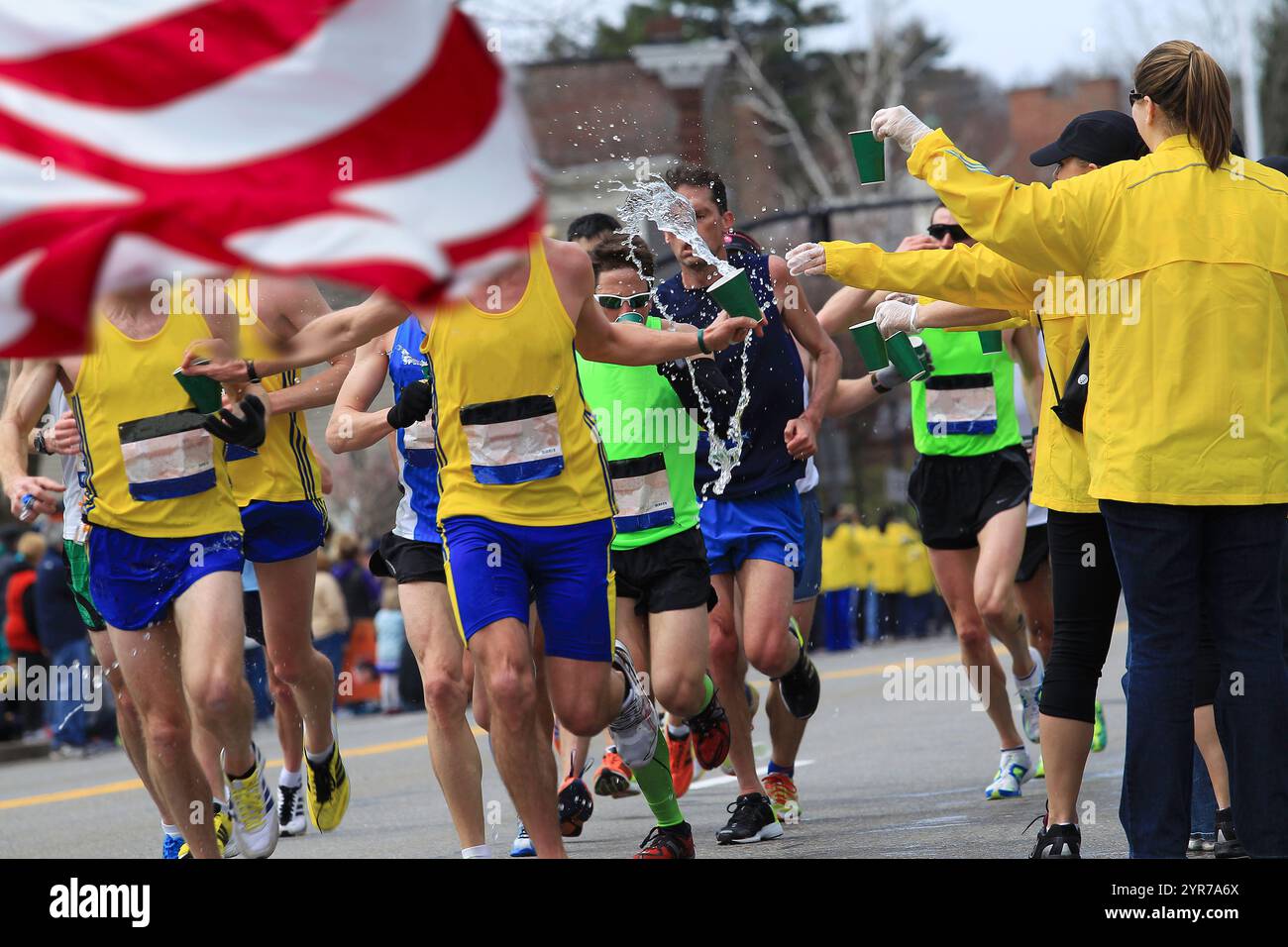 Marathon charity crowd healthy people hi-res stock photography and ...