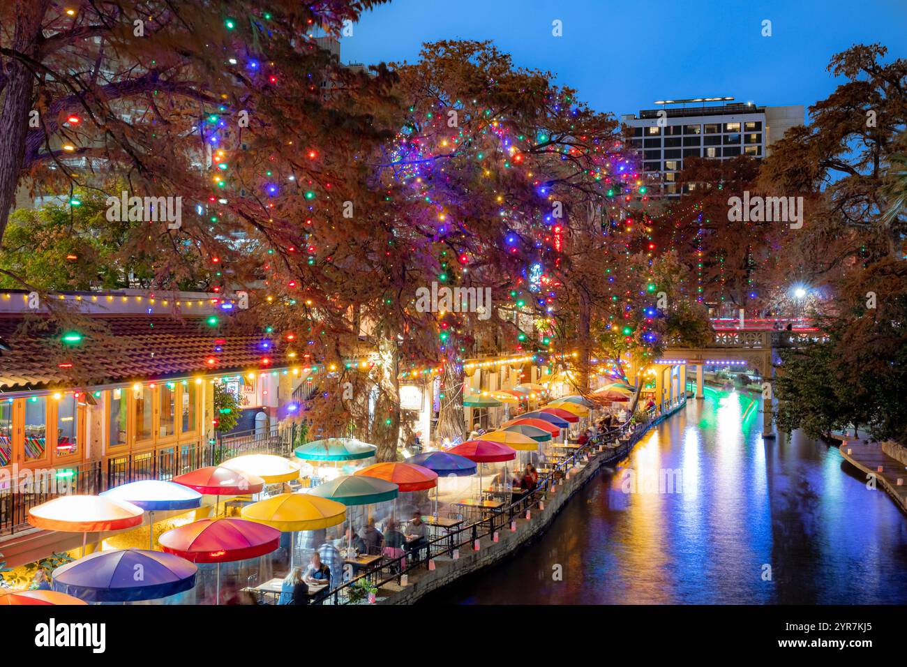 San antonio riverwalk lit hi-res stock photography and images - Alamy