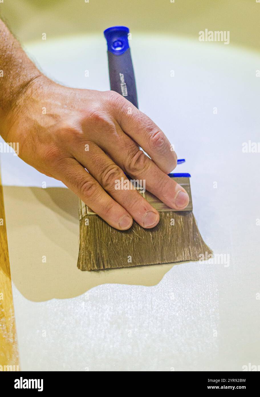 Gluing wallpaper hi-res stock photography and images - Alamy