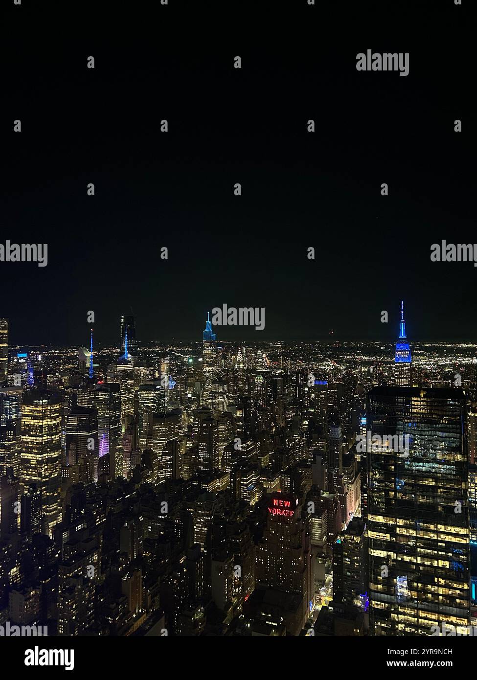 New york at night hi-res stock photography and images - Alamy