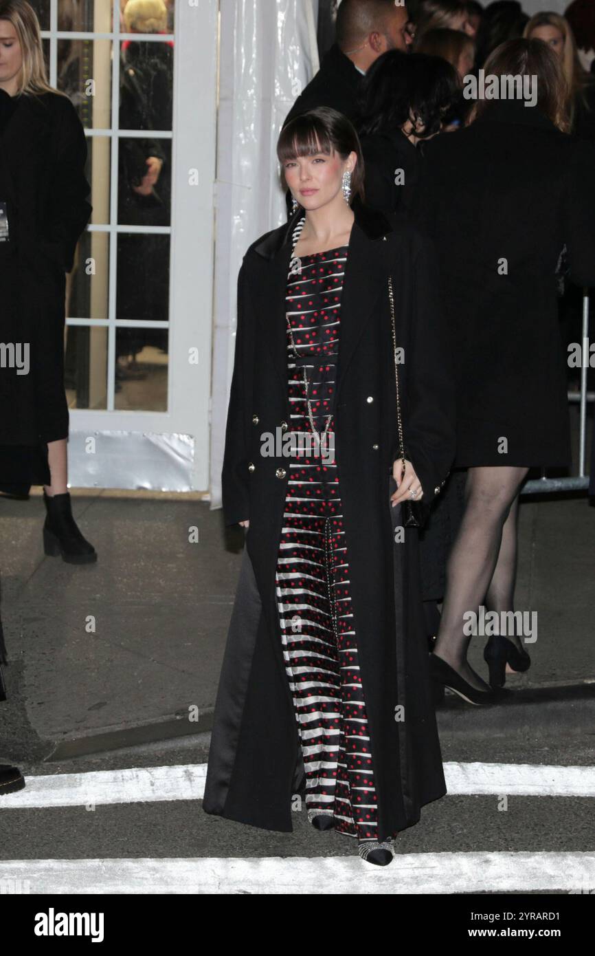 Halsey confirms engagement to Avan Jogia after speaking out about hopes of  marrying him at MTV VMAs, image size:866x1390