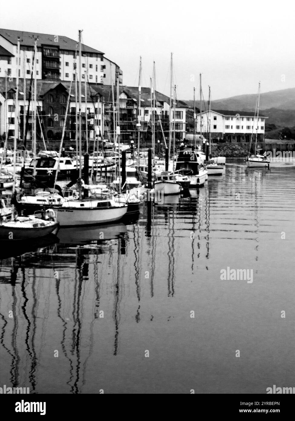 Sailboats yachts vessels in Black and White Stock Photos & Images - Alamy