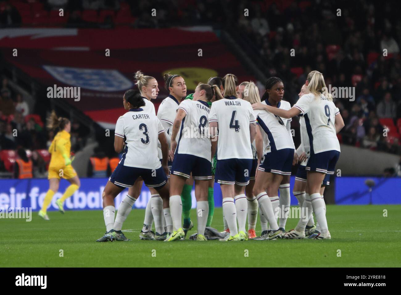 England team huddle England v USA Wembley Stadium London Lionesses ...
