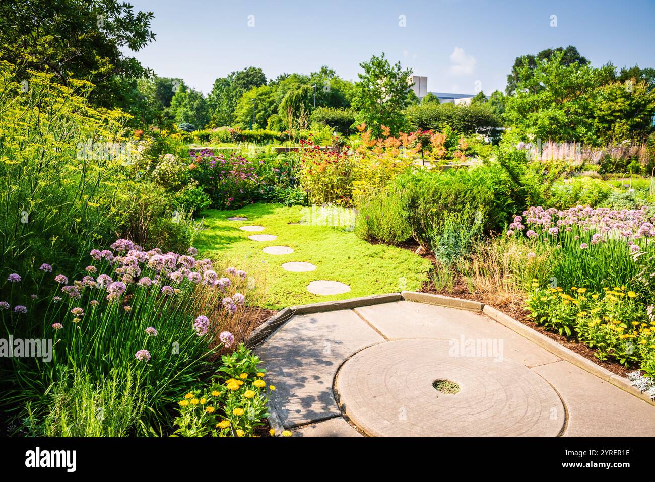 Located in University Cirty, the Cleveland Botanical Garden features the gigantic Rockefeller Park Greenhouse housing orchids, a rainforest, and seaso Stock Photo