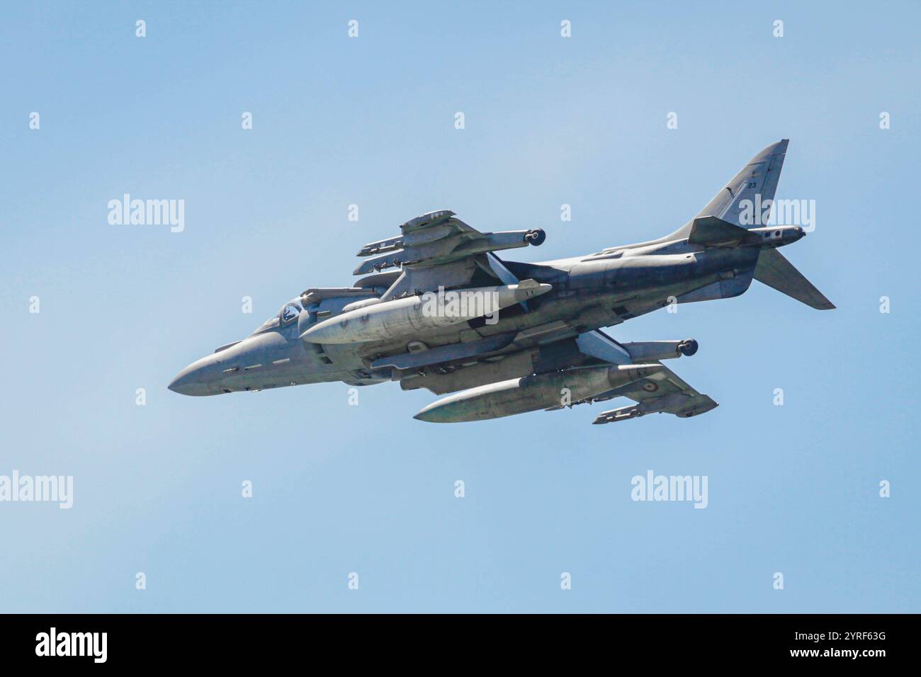 Military strength training hi-res stock photography and images - Alamy