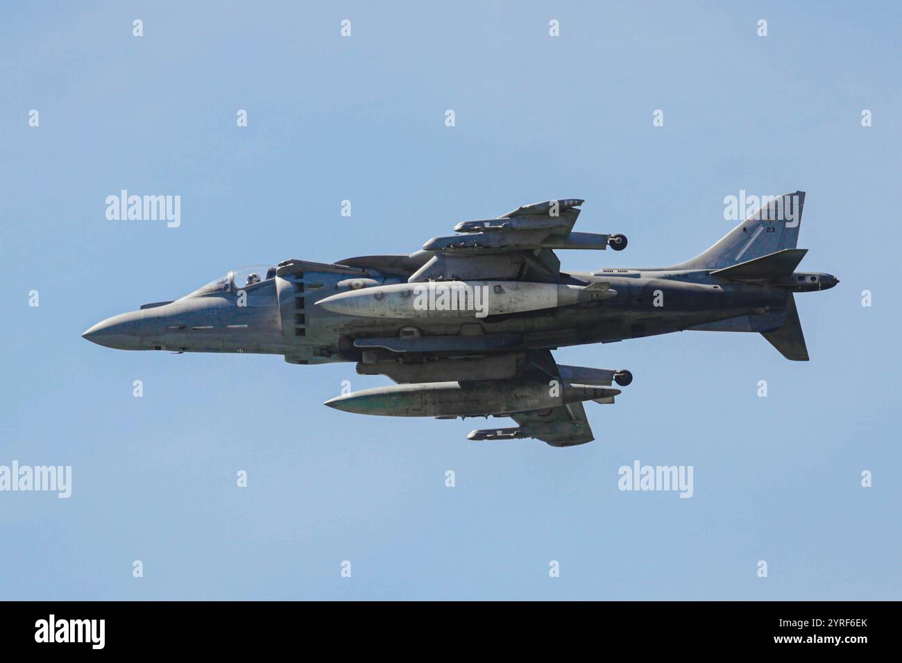 Military strength training hi-res stock photography and images - Alamy