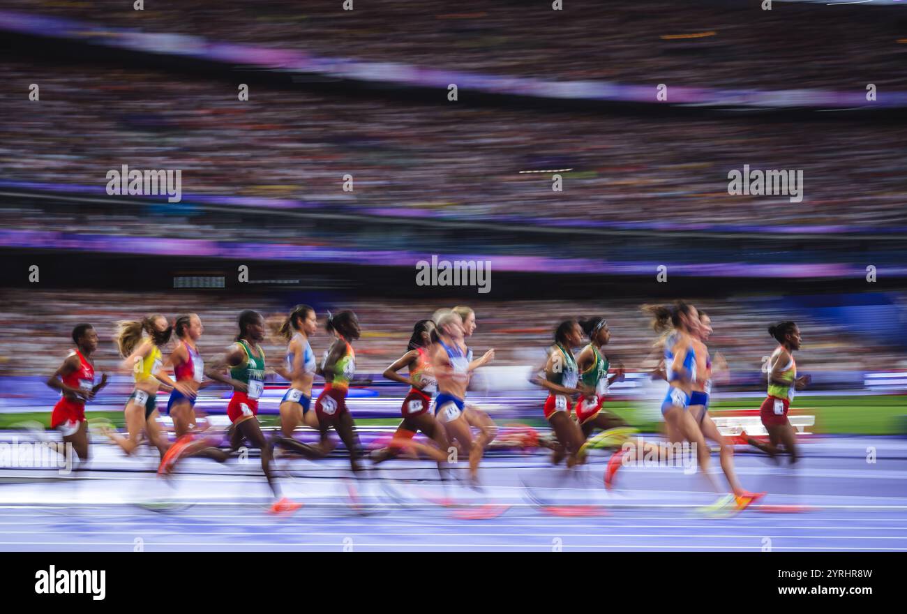 Image of Runners in motion in the 5000 meters at the Paris 2024 Olympic ...