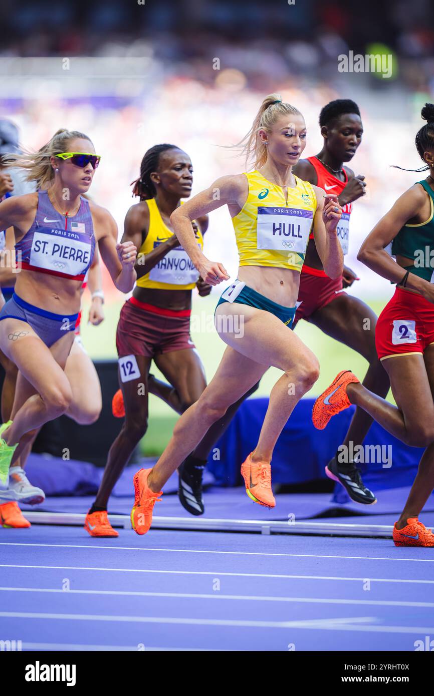 jessica-hull-participating-in-the-1500-meters-at-the-paris-2024-olympic