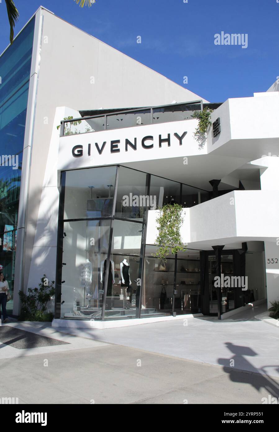 Givenchy shop hi-res stock photography and images - Alamy