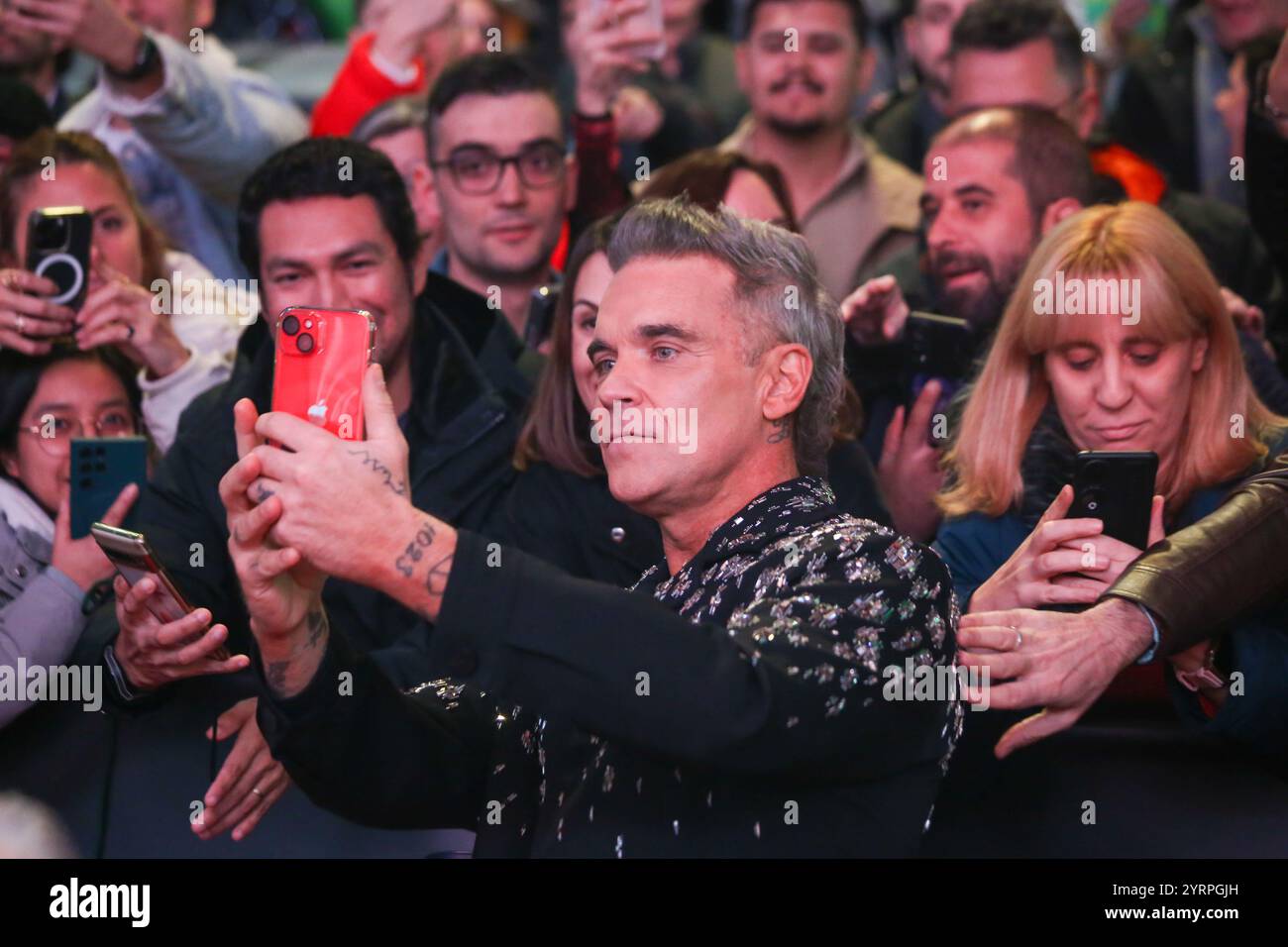Robbie Madrid, Spain, 04th, December, 2024: Singer Robbie Williams takes a ...