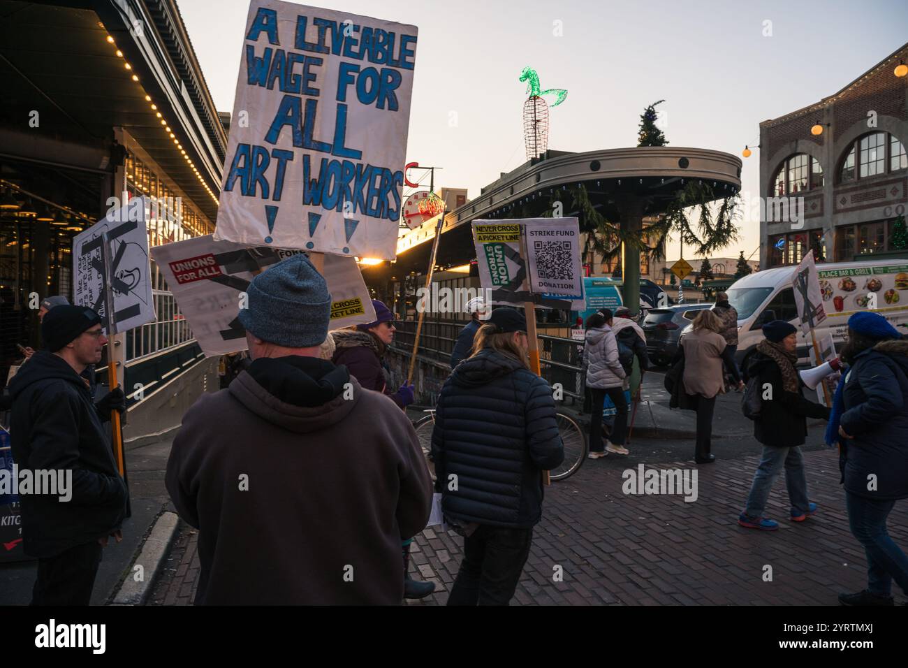 Seattle, USA. 4th Dec, 2024. Seattle Art Museum employees on strike ...