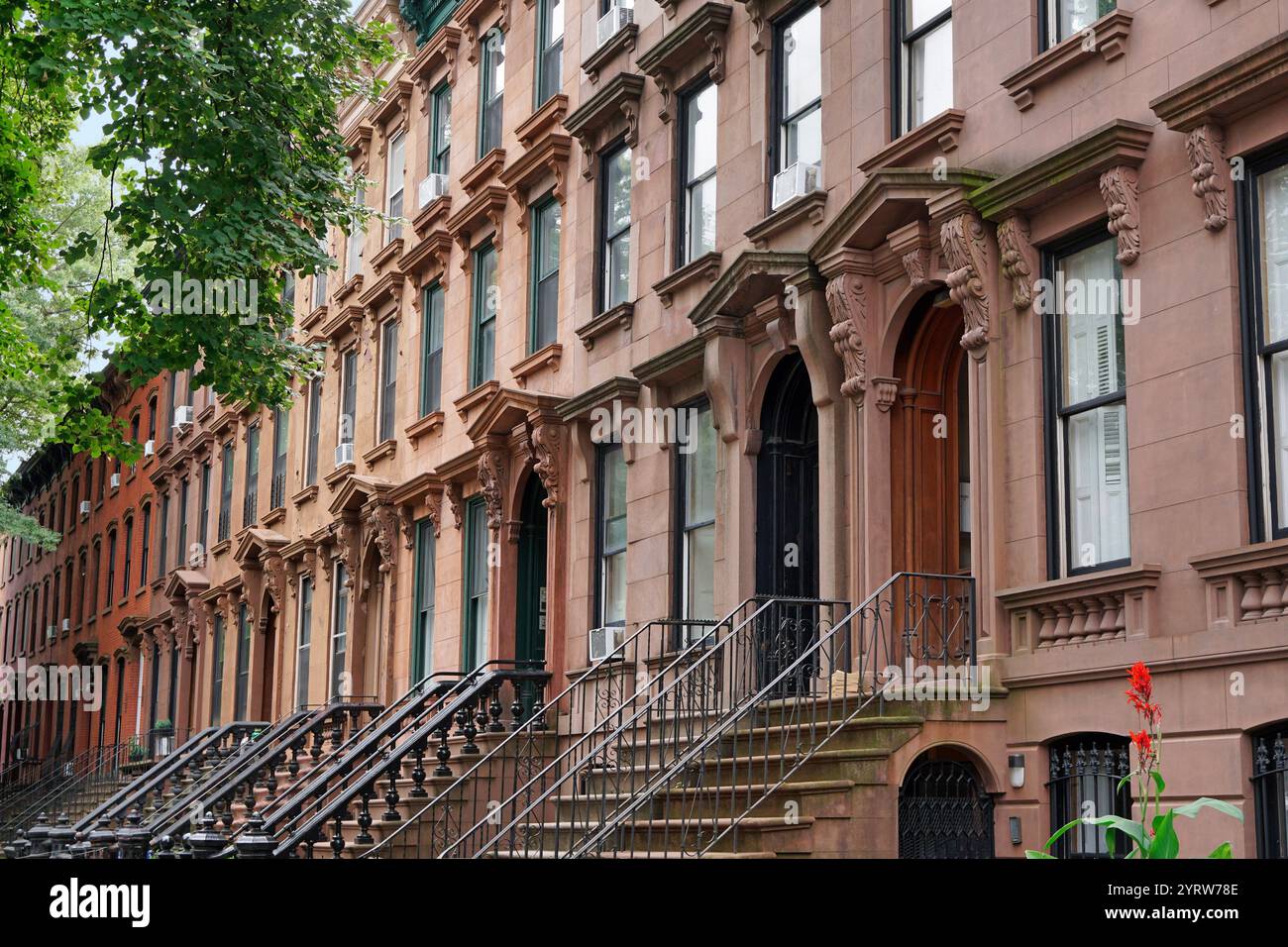 Old buildings new york city hi-res stock photography and images - Alamy