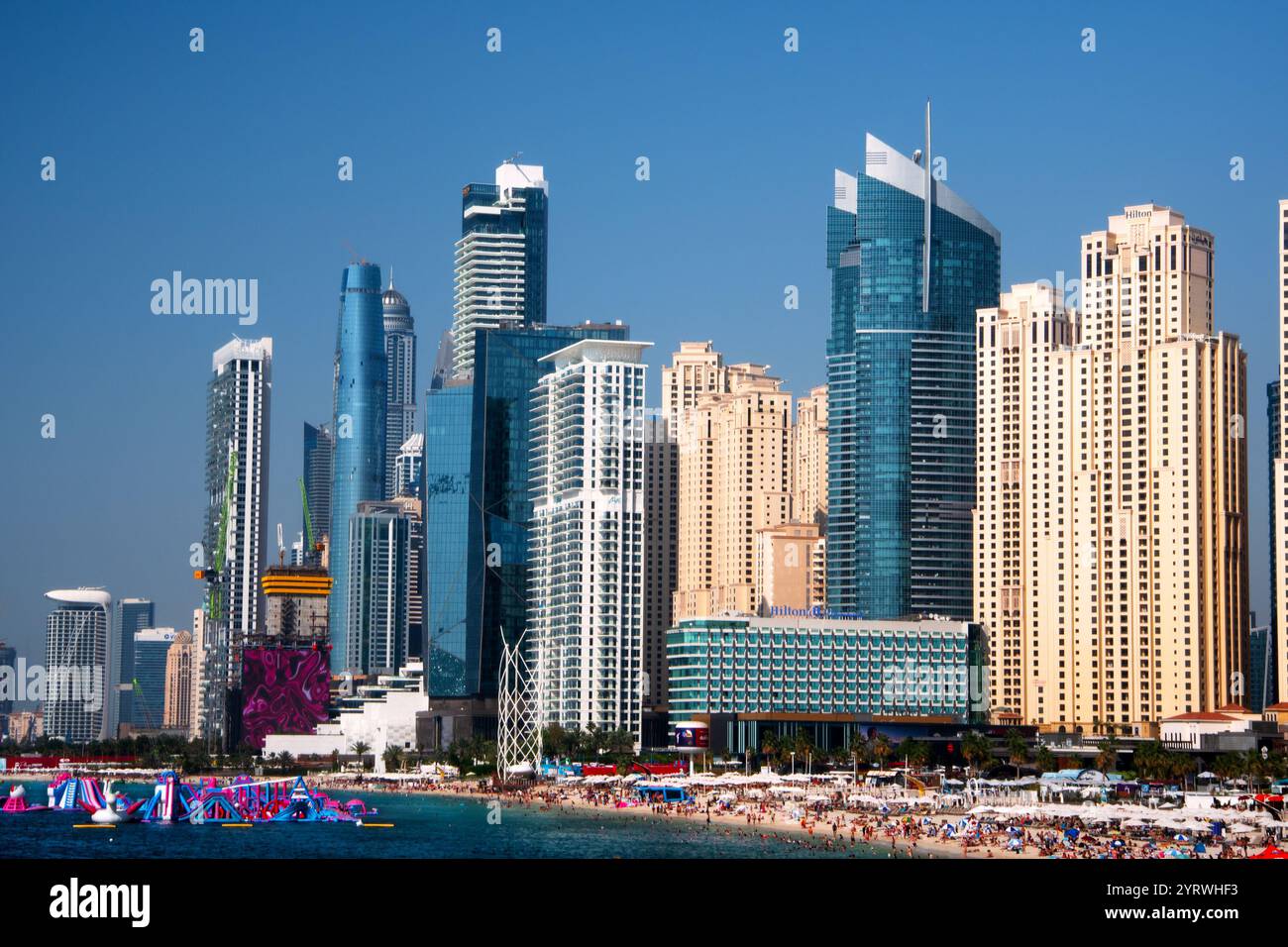 Dubai beach hi-res stock photography and images - Alamy