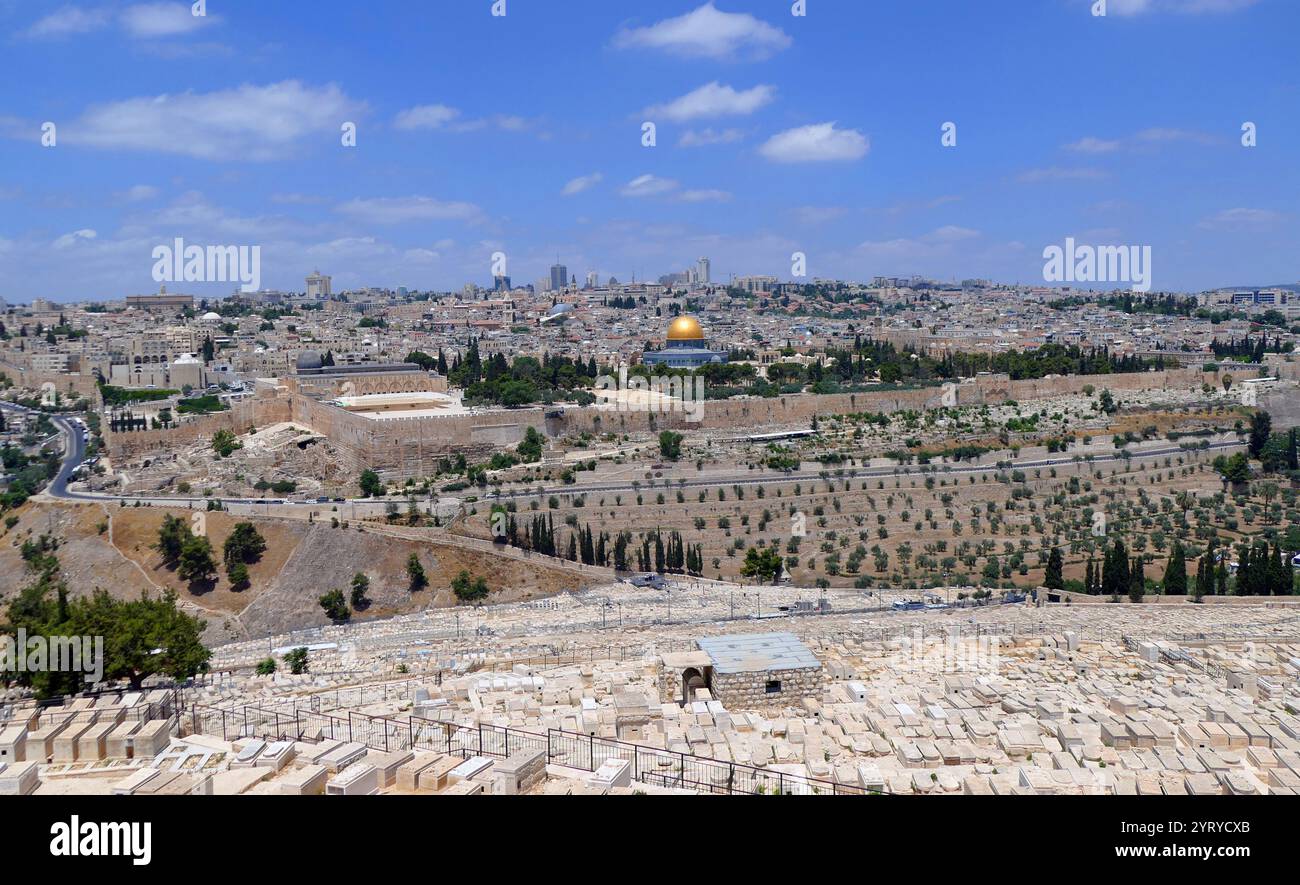 The El Aqsa and Dome of the Rock, (Qubbat al-Sakhrah), mosques, on the Temple Mount in the Old City of Jerusalem. Initially completed in 691 CE at the order of Umayyad Caliph Abd al-Malik. Built on the site of the Roman temple of Jupiter Capitolinus, which had in turn been built on the site of the Second Jewish Temple, destroyed during the Roman Siege of Jerusalem in 70 CE. The original dome collapsed in 1015 and was rebuilt in 1022-23. The Dome of the Rock is in its core one of the oldest extant works of Islamic architecture. The site's great significance for Muslims is the belief that the Pr Stock Photo