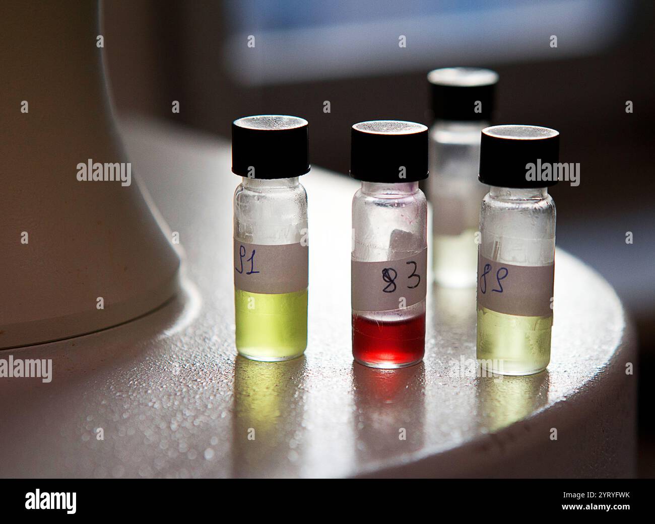 Experiment in progress hi-res stock photography and images - Alamy