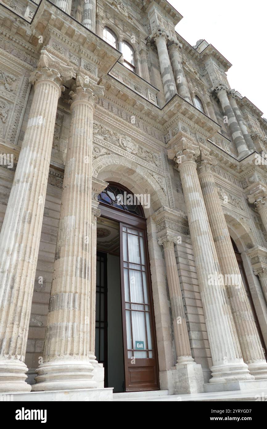 Dolmabahce Palace, Istanbul, Turkey, on the European coast of the Bosphorus, served as the main administrative center of the Ottoman Empire from 1856 - 1887 and 1909 - 1922. Dolmabahce Palace was ordered by the Empire's 31st Sultan, Abdulmecid I, and built between the years 1843 and 1856. The design contains eclectic elements from the Baroque, Rococo and Neoclassical styles, blended with traditional Ottoman architecture Stock Photo
