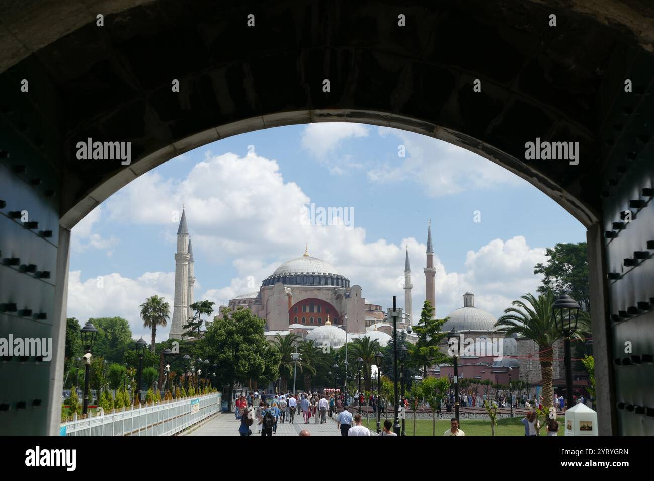 Hagia Sophia, a former Greek Orthodox Christian patriarchal basilica (church), later an Ottoman imperial mosque and now a museum (Ayasofya Muzesi) in Istanbul, Turkey. Built in 537 AD at the beginning of the Middle Ages, it was famous in particular for its massive dome. From the date of its construction in 537 AD until 1453, it served as an Eastern Orthodox cathedral and the seat of the Patriarch of Constantinople, except between 1204 and 1261, when it was converted by the Fourth Crusaders to a Roman Catholic cathedral under the Latin Empire. The building was later converted into an Ottoman mo Stock Photo