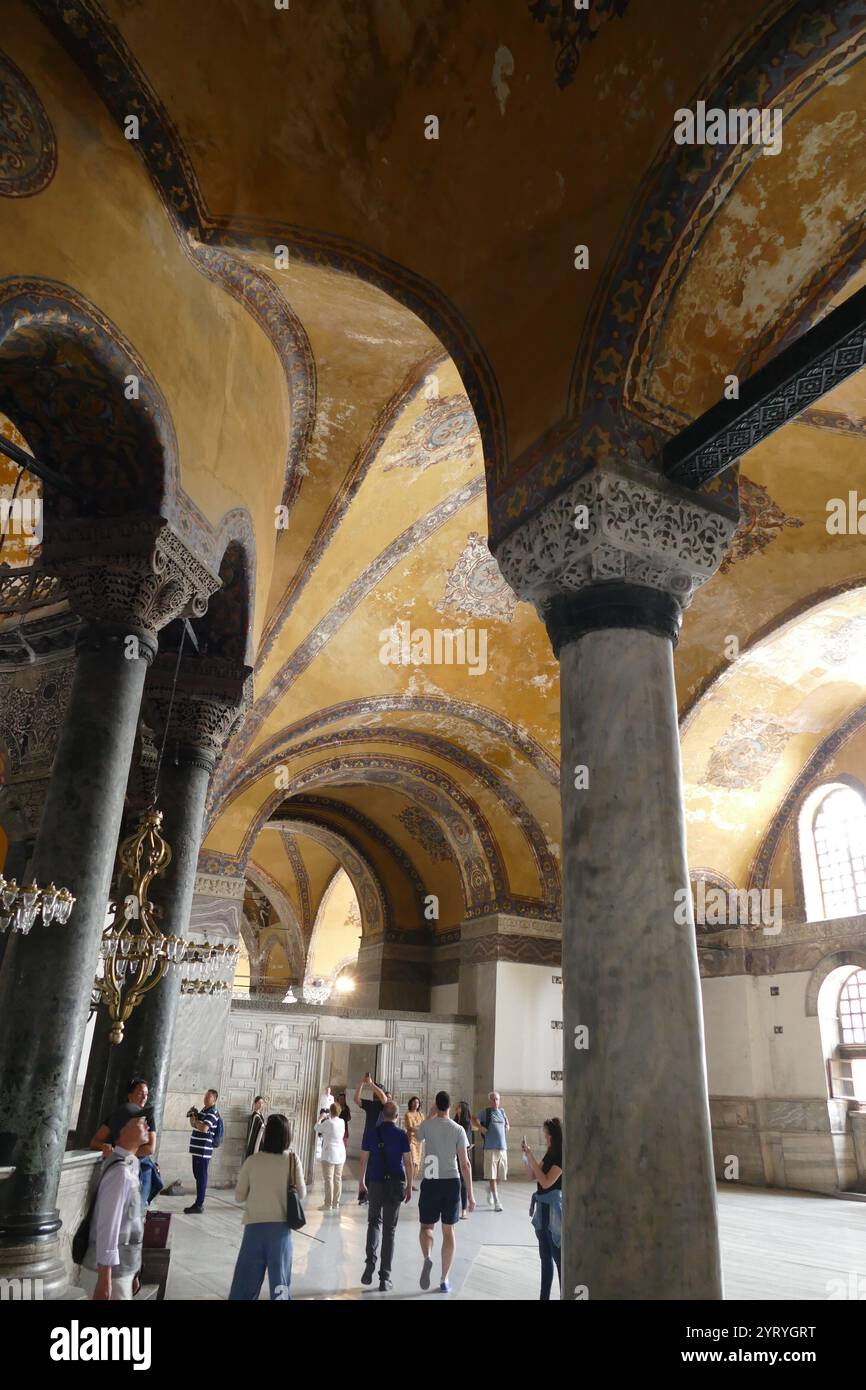 Hagia Sophia, a former Greek Orthodox Christian patriarchal basilica (church), later an Ottoman imperial mosque and now a museum (Ayasofya Muzesi) in Istanbul, Turkey. Built in 537 AD at the beginning of the Middle Ages, it was famous in particular for its massive dome. From the date of its construction in 537 AD until 1453, it served as an Eastern Orthodox cathedral and the seat of the Patriarch of Constantinople, except between 1204 and 1261, when it was converted by the Fourth Crusaders to a Roman Catholic cathedral under the Latin Empire. The building was later converted into an Ottoman mo Stock Photo