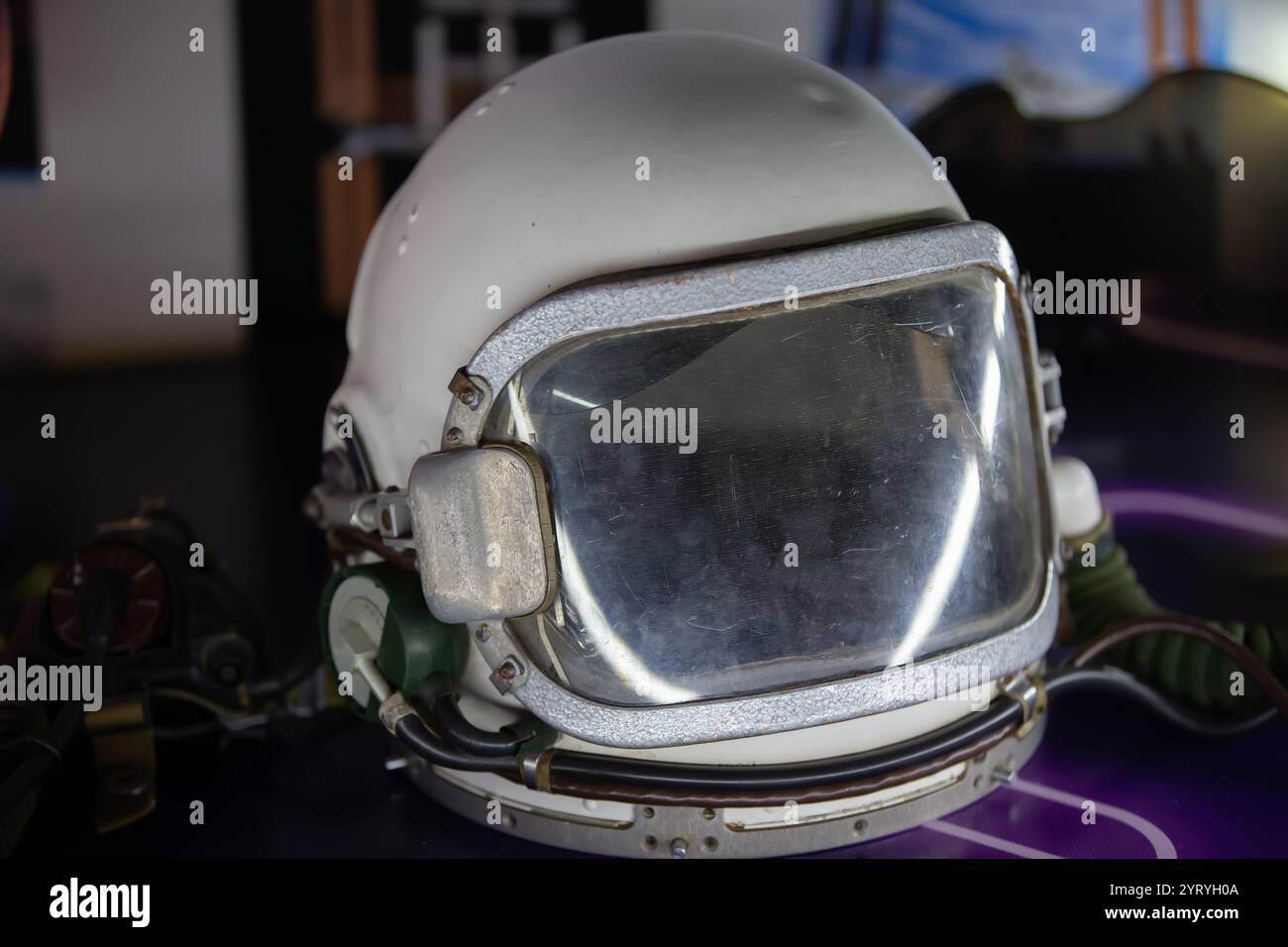 Astronaut helmet isolated hi-res stock photography and images - Alamy