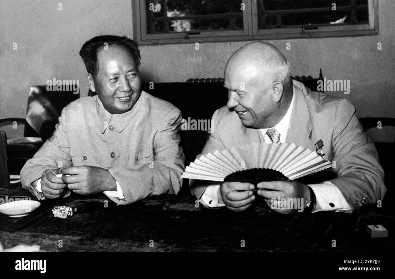 Mao Zedong, with Nikita Khrushchev, during the Russian leader's 1957 visit to Beijing. WHA 197 0538 Stock Photo