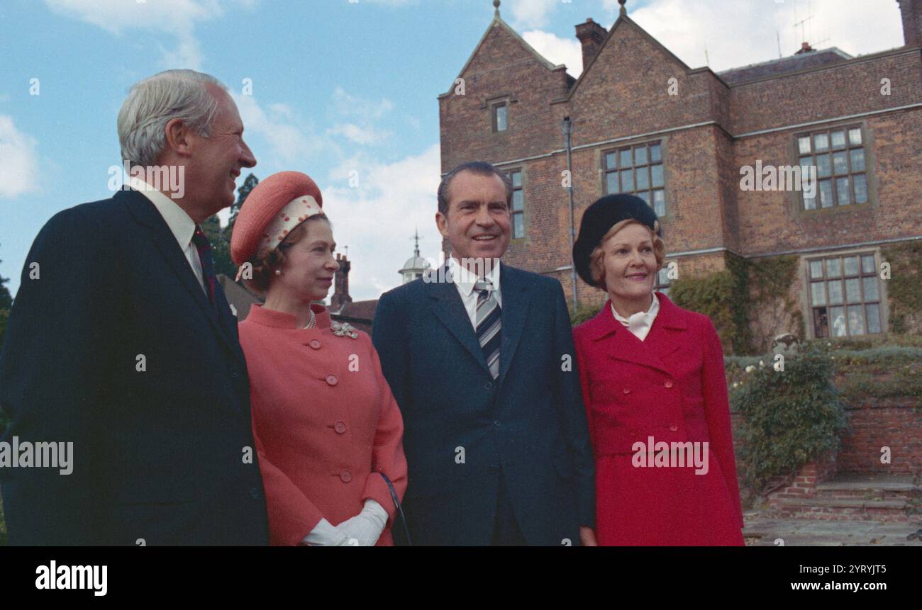 Prime Minister Edward Heath, Queen Elizabeth II, President Richard Nixon, and Pat Nixon at Chequers, Stock Photo