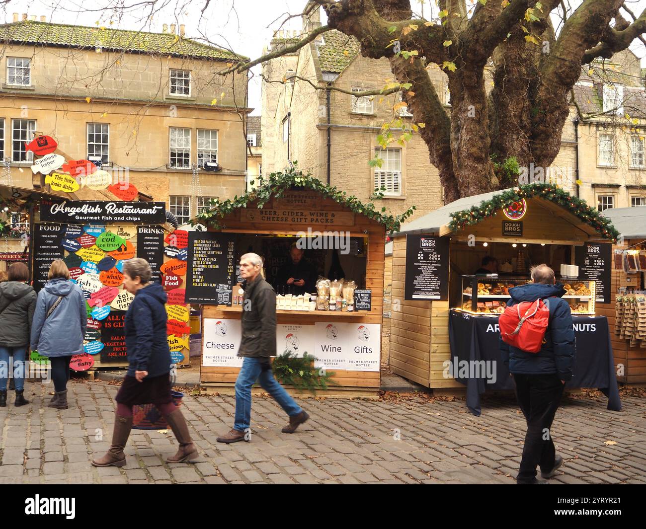 Street food stalls in Abbey Green at Bath Christmas Market, Bath ...