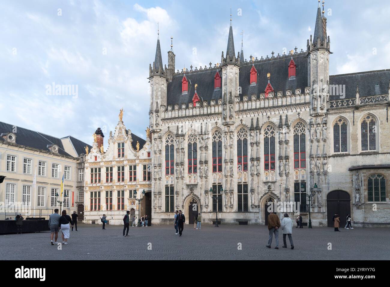 Renaissance Oude Civiele Griffie (Old Civil Registry) built in XVI century and facade of Brabantine Gothic Stadhuis van Brugge / Hôtel de ville de Bru Stock Photo