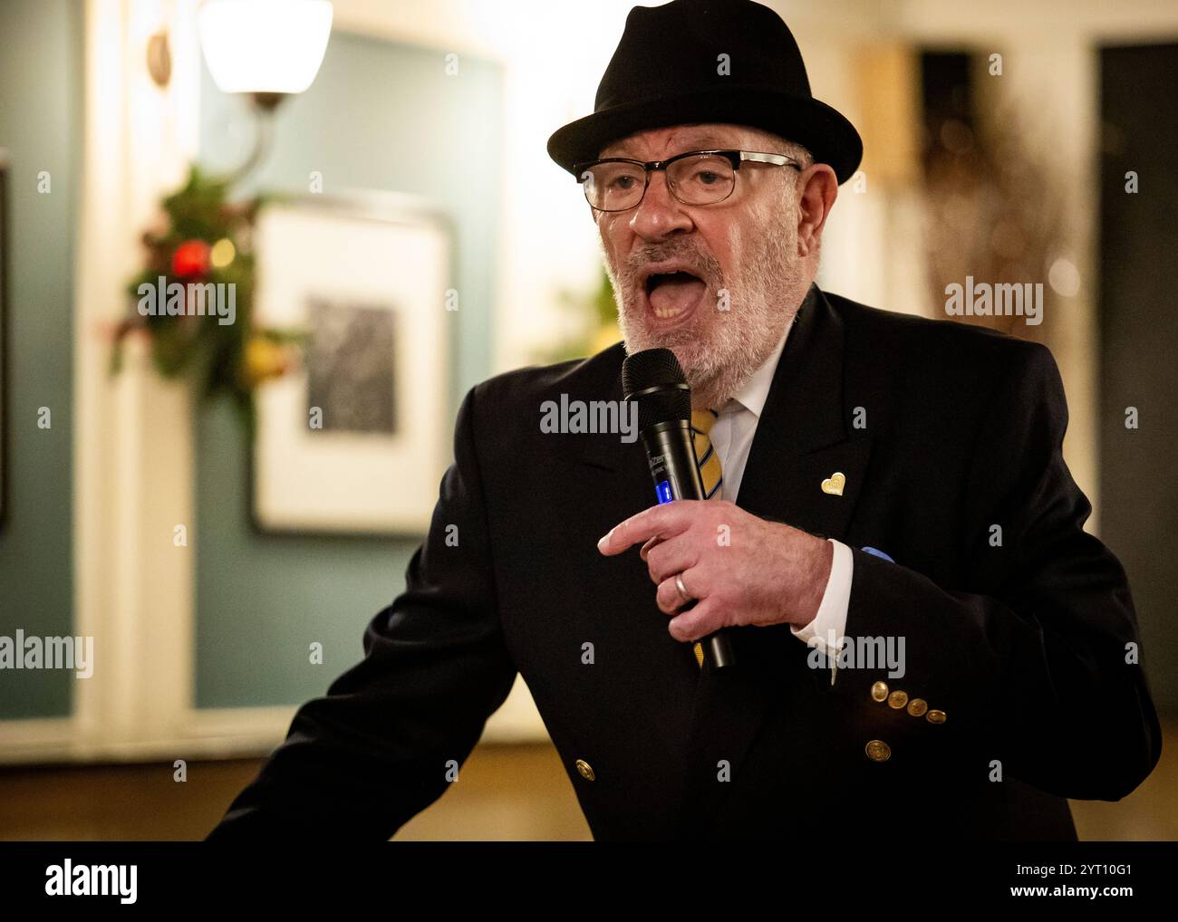 Oldest jewish comedian hi-res stock photography and images - Alamy