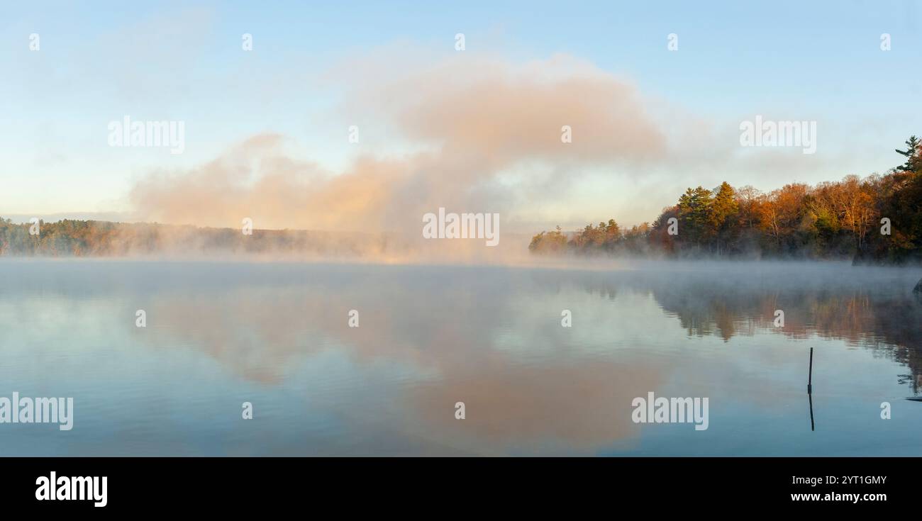 USA, New England, Indian Summer, East, Massachusetts, Berkshire County, Lee, Laurel Lake Stock Photo