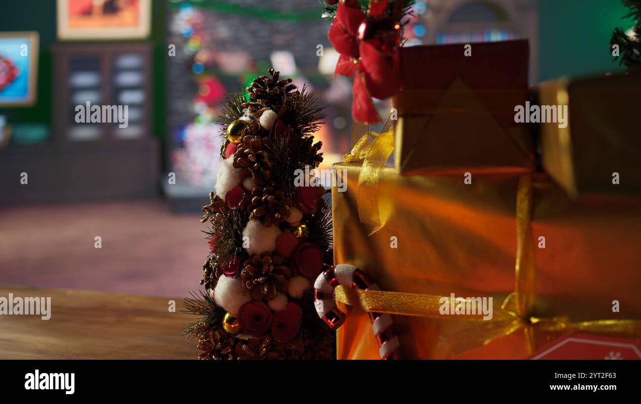 Empty festive north pole log hi-res stock photography and images - Alamy
