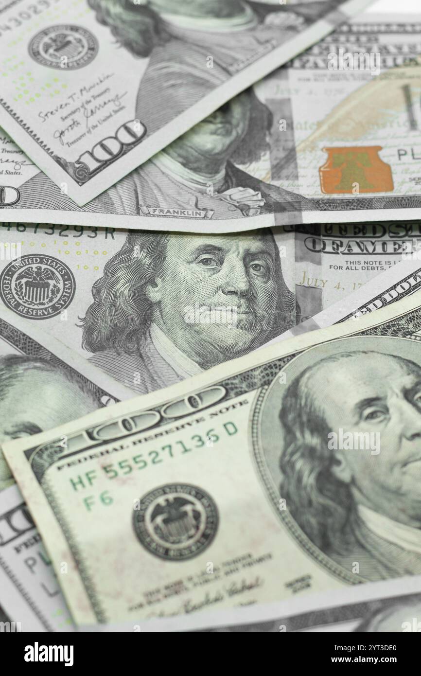 100 dollar notes hi-res stock photography and images - Alamy