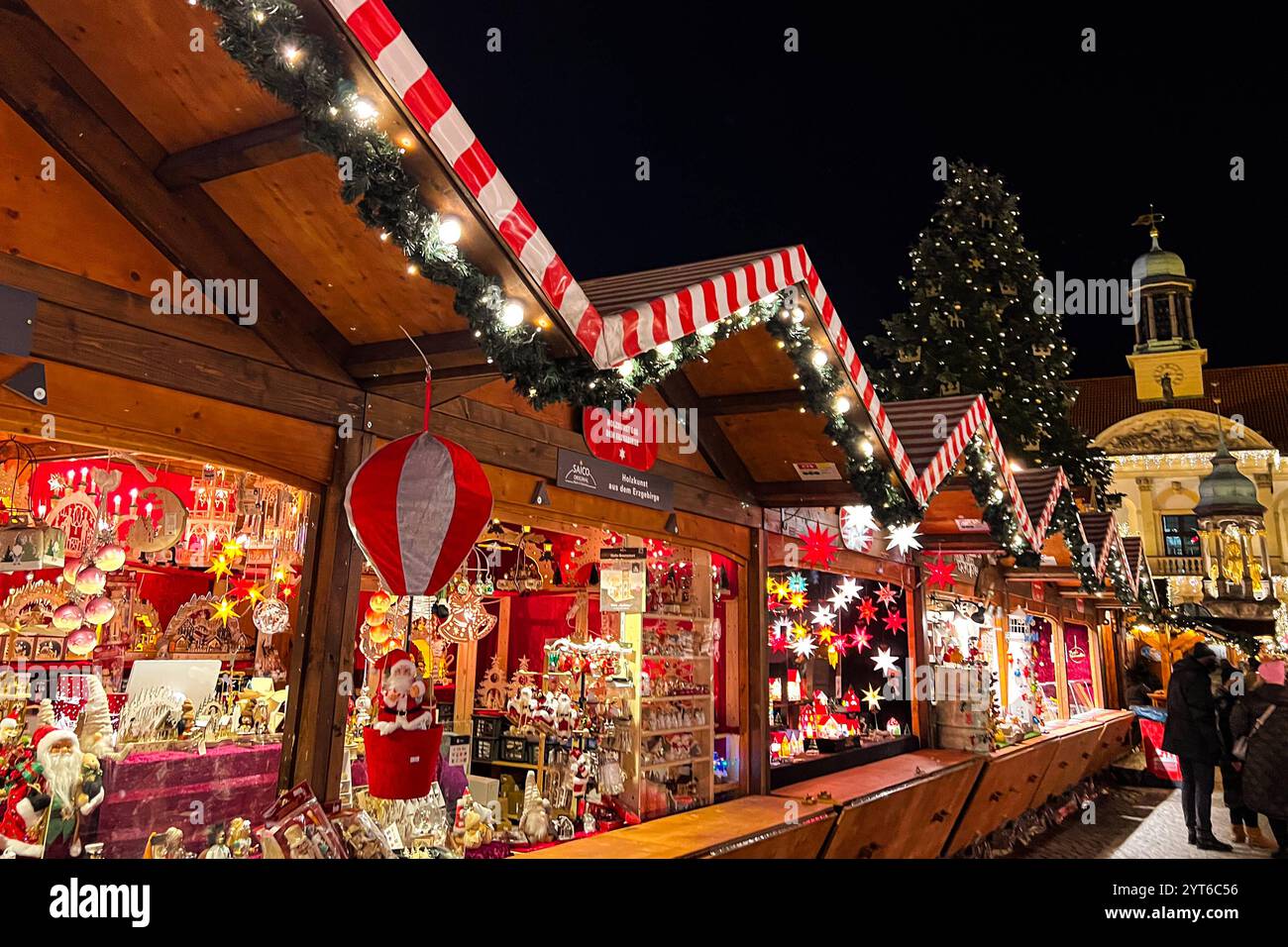 Weihnachtsmarkt 2024 in Magdeburg Sachsen Anhalt *** Christmas market