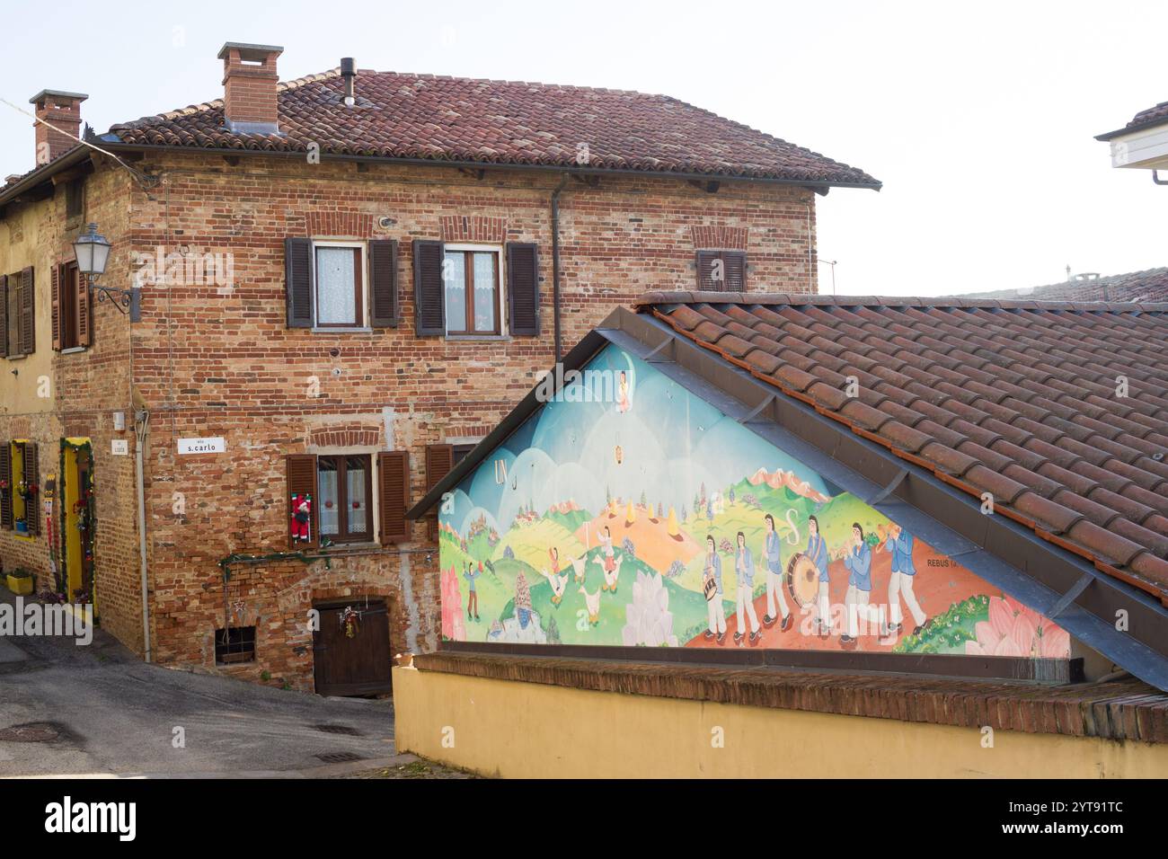 Murals with riddles hi-res stock photography and images - Alamy