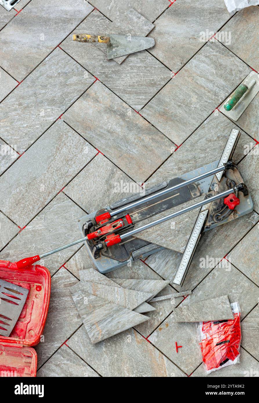 Floor tilers tools hi-res stock photography and images - Alamy