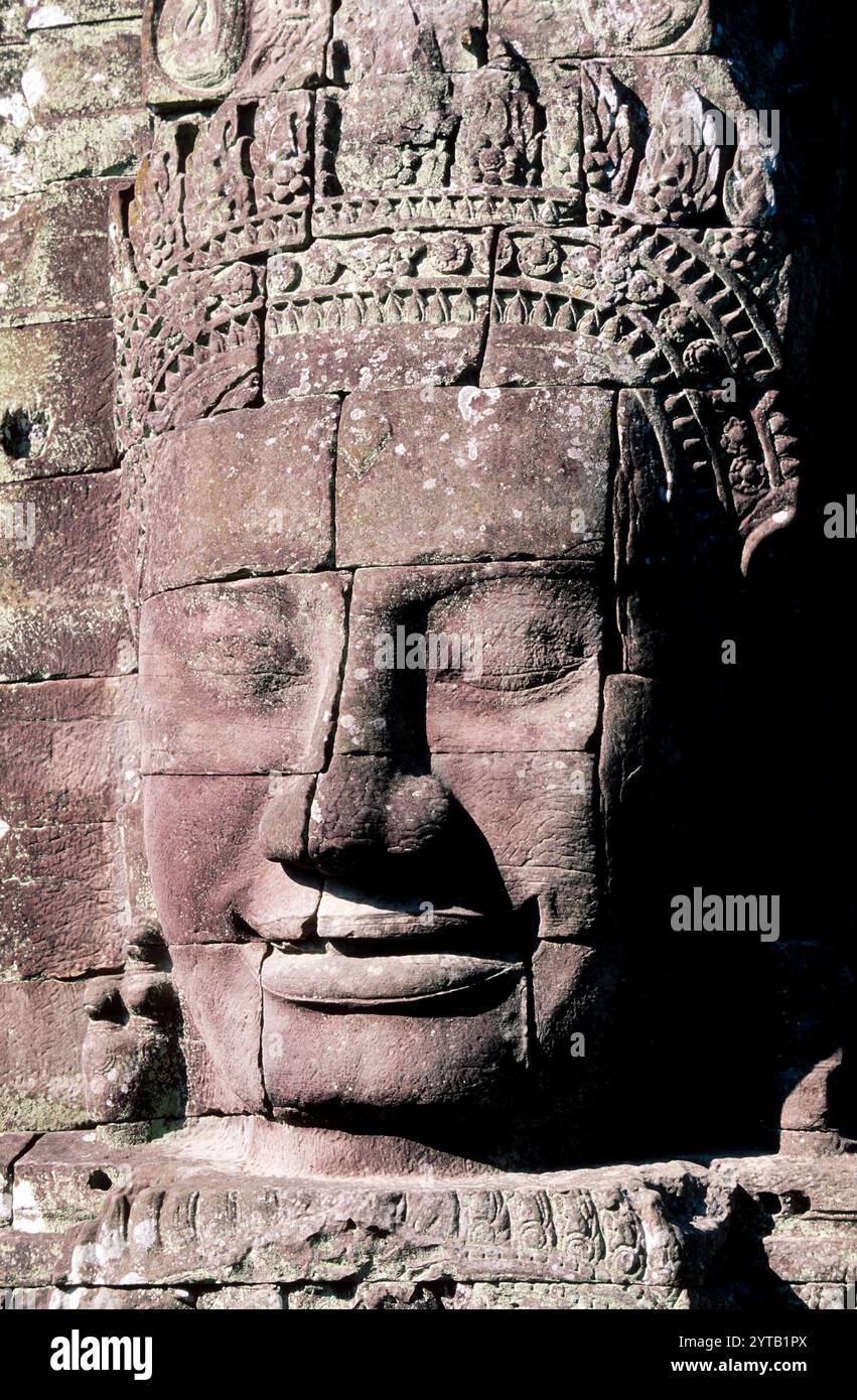 A-ONE Angkor Wat - Set Souvenir: Magnete 3D Per Frigorifero (6,8 Cm) + Toppa Adesiva Nokor Wat (7,9 Cm) - Regalo Di Viaggio Cambogia