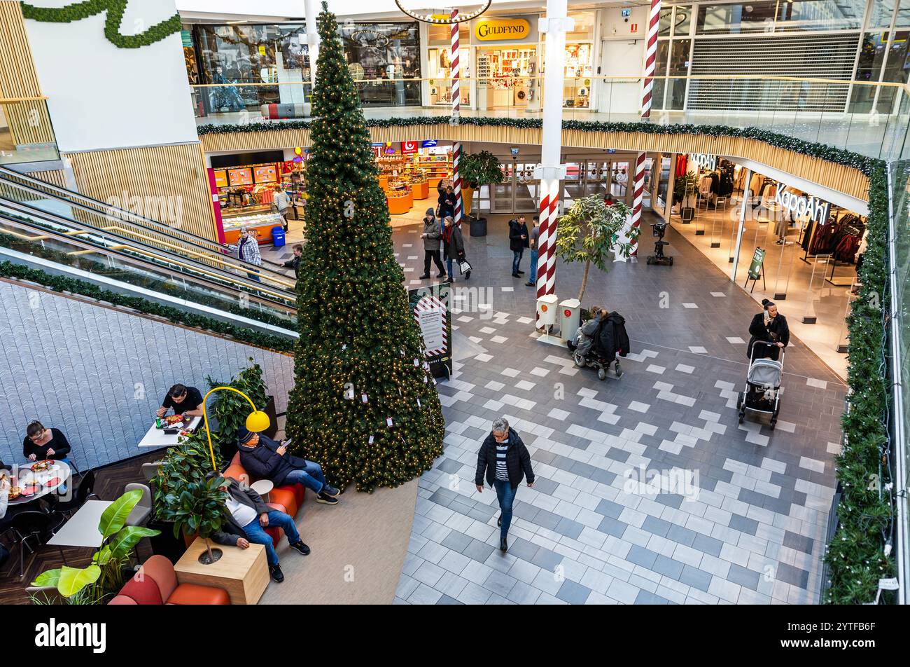 Christmas shopping during Friday afternoon, Linköping, Sweden. In the ...