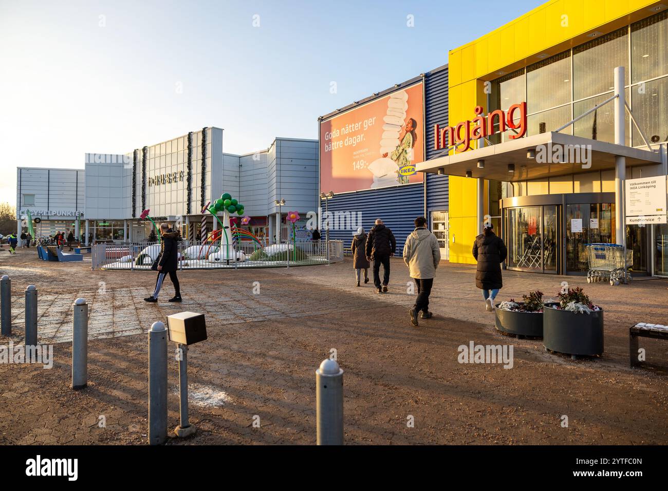 Christmas shopping during Friday afternoon, Linköping, Sweden. In the ...