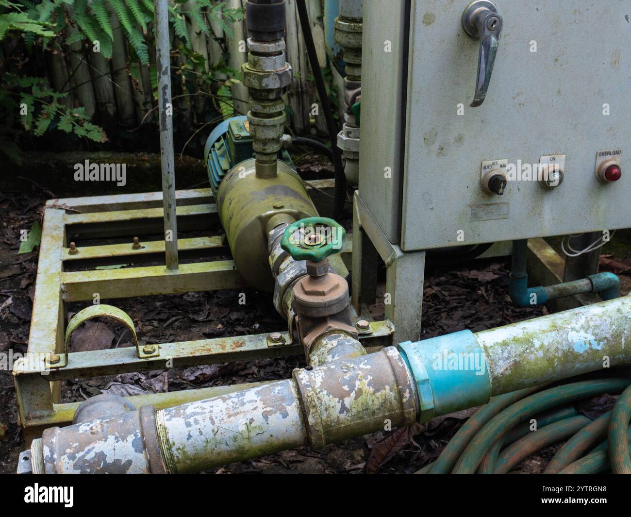 Water shut off valve hi-res stock photography and images - Alamy